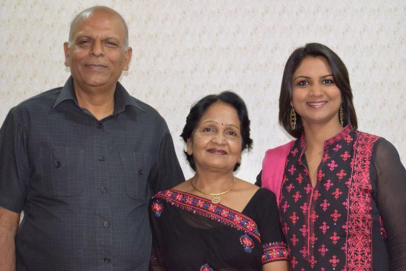 Dr. Dipika Aggarwal (left) with her parents, Nirmal and Bhushan Aggarwal. (Photo courtesy of Dr. Dipika Aggarwal)